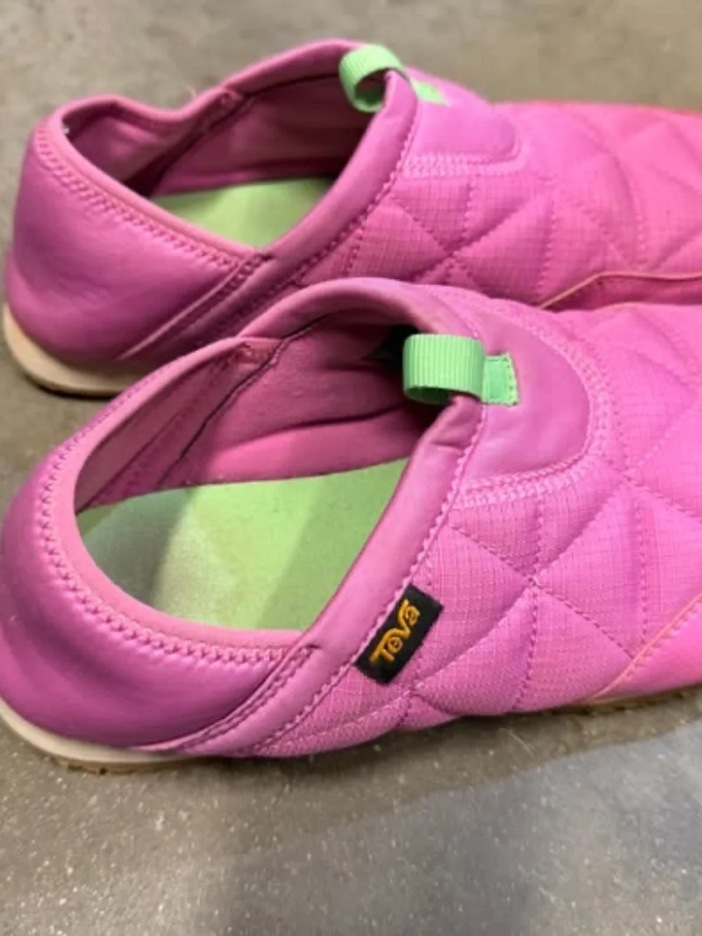 Teva Unisex-Child Reember size 6 big kid Super Pink